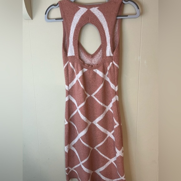 Fashion Nova Women Sweater Dress. Deep V Front Back is out size M - Picture 9 of 16